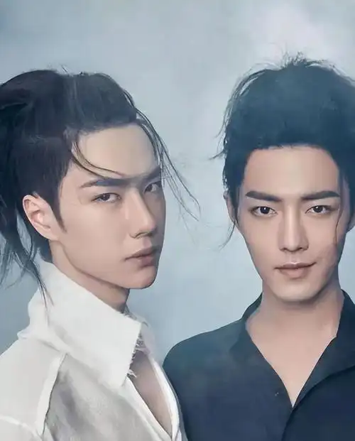 回顾把32岁肖战跟26岁王一博放一起对比我才明白骨相很好看