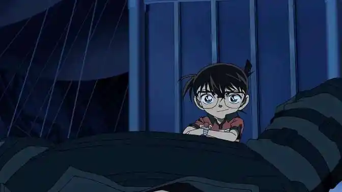 名侦探柯南:柯南假装晕倒,趁机用手表中的麻醉针把恐怖分子打晕-动漫