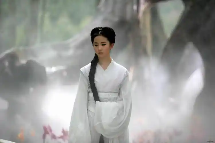 刘亦菲新剧开播,搭档陈晓cp感十足,神仙姐姐再演古装惊艳全场_观众