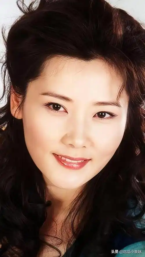 旗袍美女何赛飞