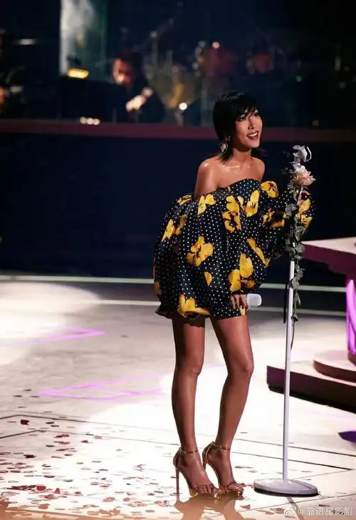 吉克隽逸出道十年造型变化##吉克隽逸舞台造型好绝