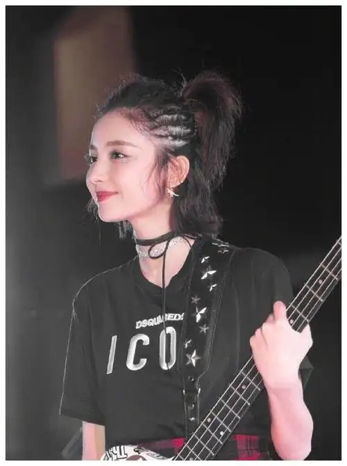 女明星的脏辫造型,杨幂惊艳,angelababy颠覆形象