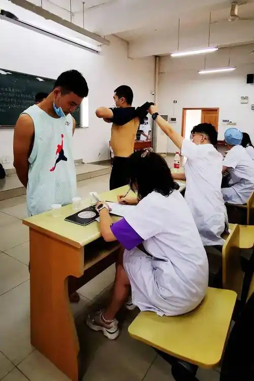 体检面试——外科检查体检面试——嗅觉测试体检面试——色觉检测体检