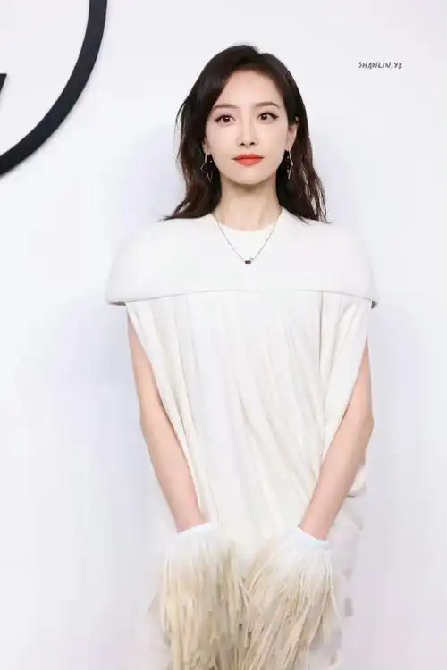 宋茜你美06    动态生图被姐统统拿捏0999#宋茜亚白披挂裙