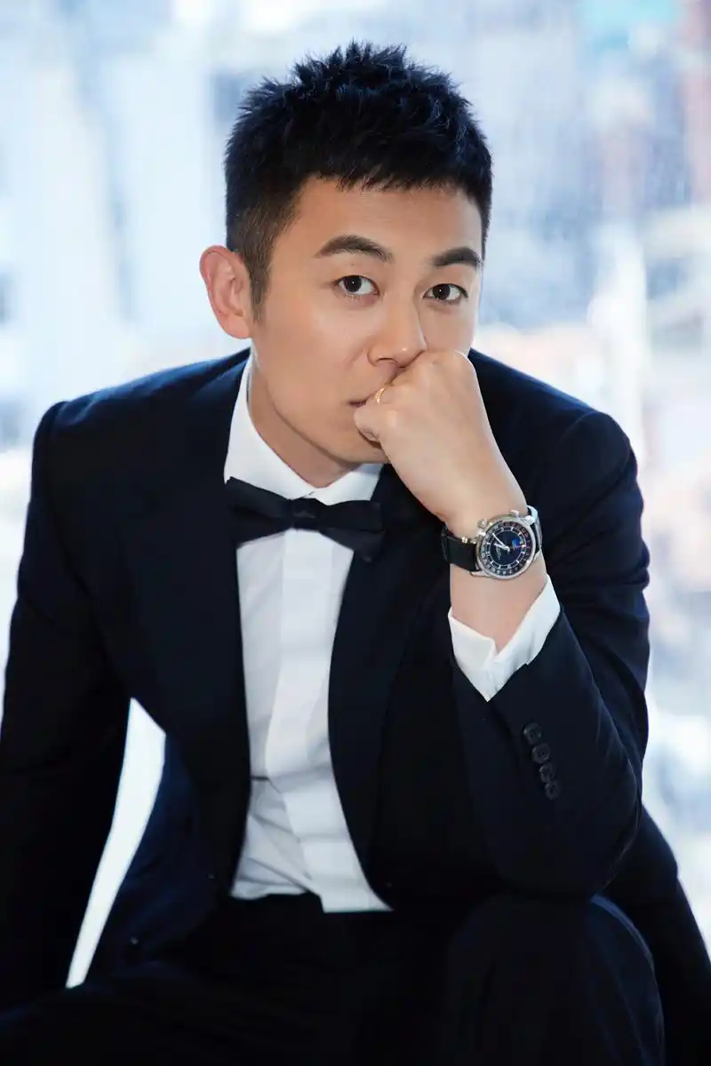 极具魅惑的声音,十足暖男的朱亚文,如何靠声音征服观众?