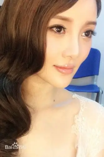 李小璐最新消息近况-明星库-中国时尚网