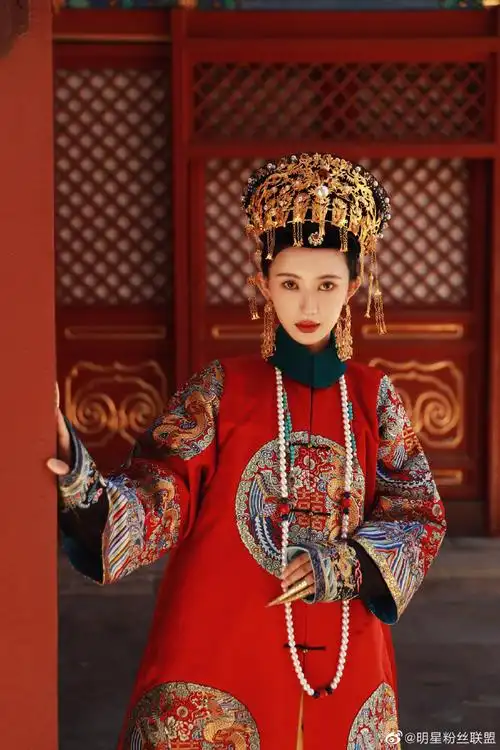 #李奕臻刺绣国风大片##因为生命有奇迹##李奕臻宫廷古装造型#