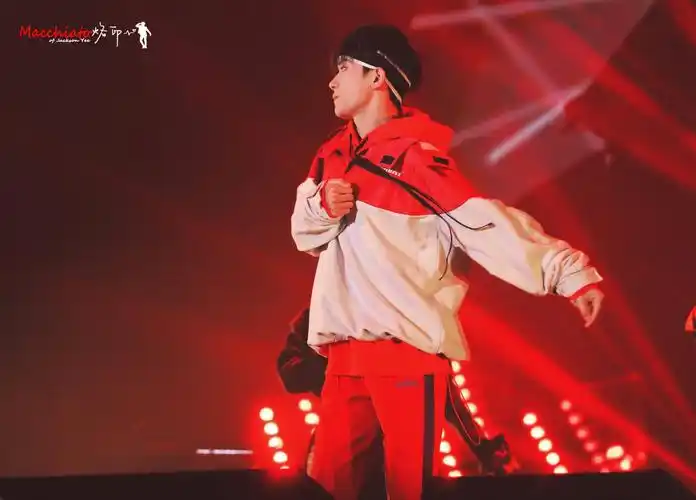 易烊千玺 #tfboys 十八岁生日会舞蹈 高清 帅气