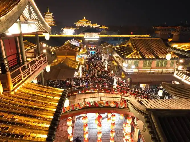 在襄阳盛世唐城景区游玩中感受大唐盛世繁荣之景_盛唐_穿越_背景