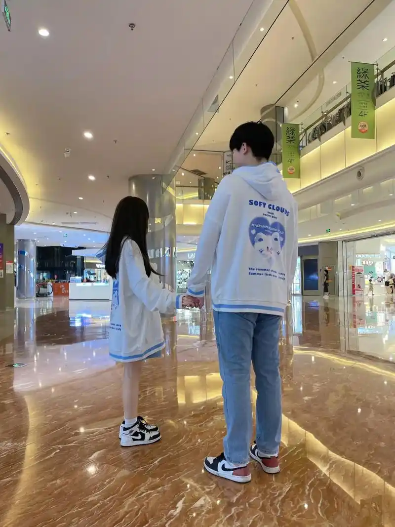 关于有一个小个子女朋友是什么样的体验#最萌身高差 #情侣装  - 抖音