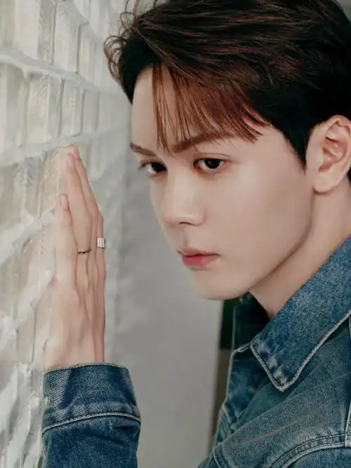 今日份的曾舜晞帅得太超过了!好诱人