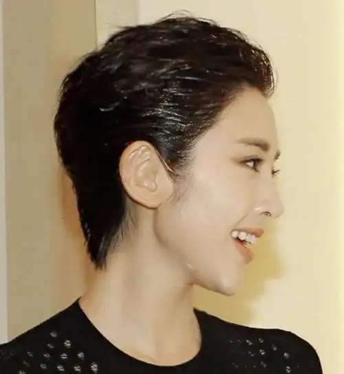 梳一个背头 女儿家也可变纯爷们儿,刘涛新发型帅气上线啦