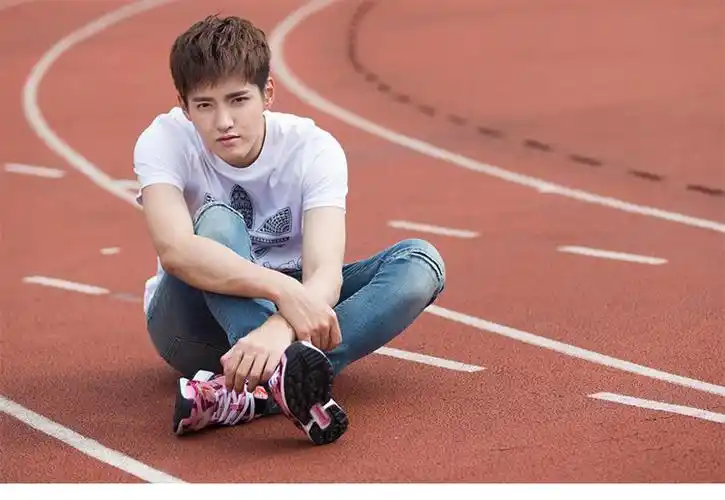 吴亦凡同款 zx flux 粉红花卉 情侣跑鞋