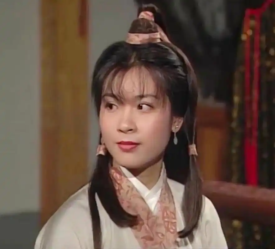 陆无双:情不知所起,一往而深! 可惜落花有意,流水无情.