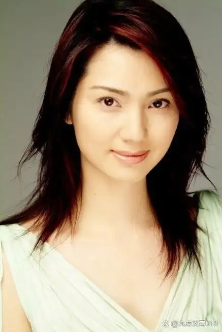 1,油腻导演自从离婚之后,找女孩都是一次两个,过夜.