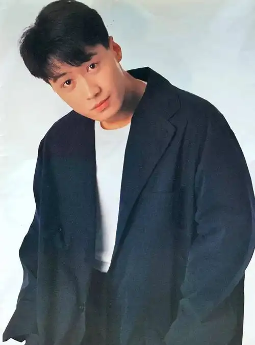 黎明年轻最帅的照片(香港四大天王真的算是如雷贯耳光是看他们年轻时