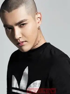 个性发型精选|半光头非主流发型 另类中的美