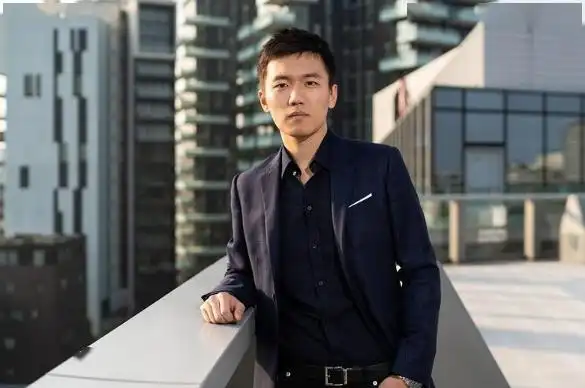 张康阳亲自辟谣求婚锅从天上来29岁国米掌门人极品富二代