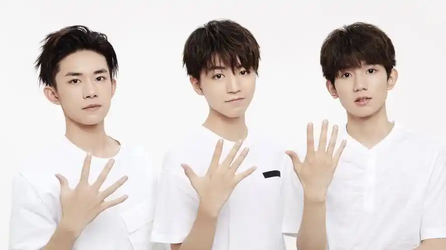 tfboys演唱会打架事件后,场外警力增加数倍,遍地安保特警超严格