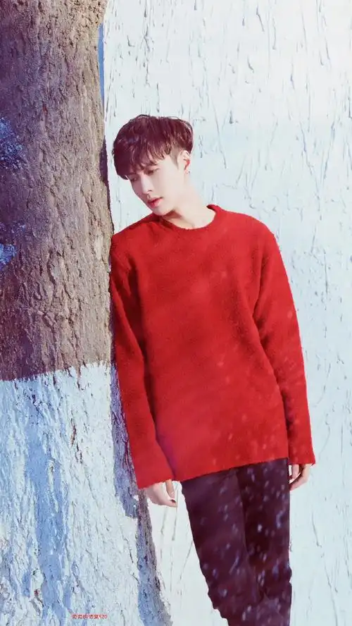 张艺兴超话#张艺兴#@张艺兴暖阳【红色】【壁纸】【自修】07二改去