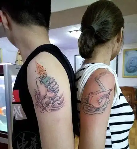 情侣手臂纹身图案一左一右