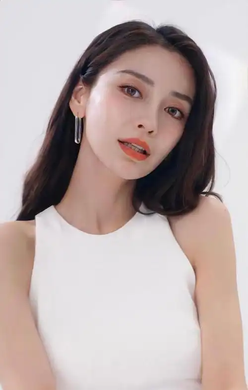 angelababy怼脸拍颜值真的太能打了