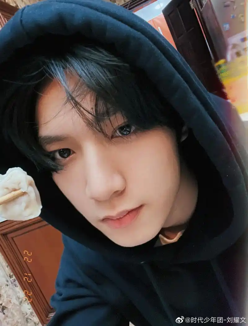 刘耀文,2005年9月23日出生于重庆市