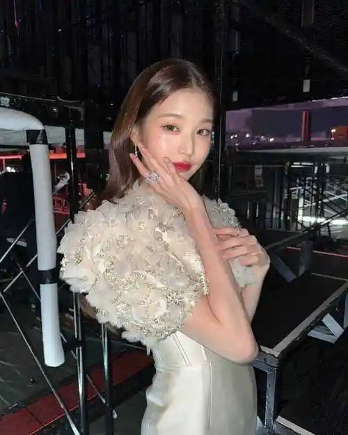 2022全球百大美女公开迪丽热巴输张员瑛周子瑜第十她打败lisa成亚洲