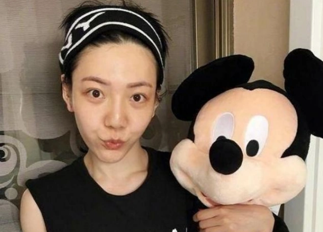 吴莫愁曝青春素颜照,被称作整容式,淡妆的吴莫愁女神范十足!