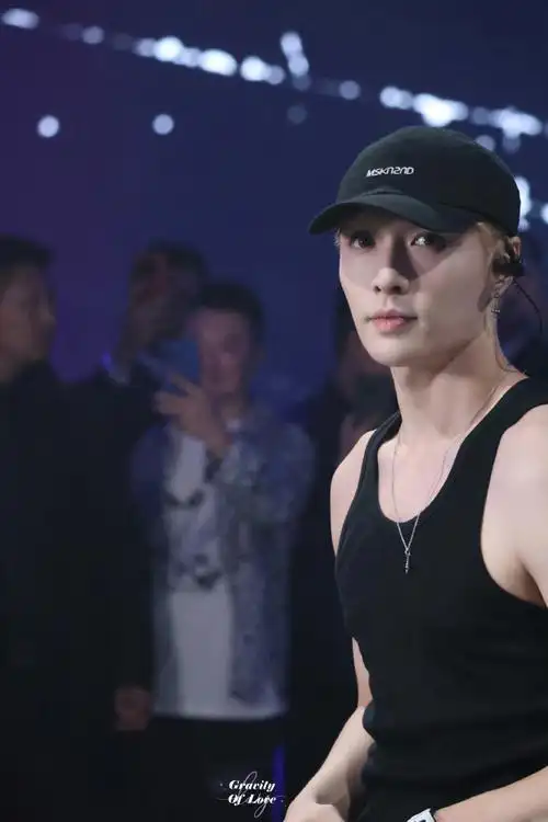 张艺兴[超话]##梅赛德斯奔驰品牌挚友张艺兴