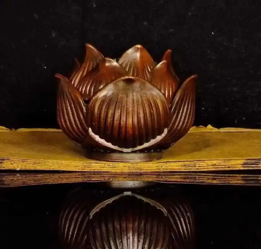 莲花熏香炉莲花香炉,是由莲花构成.它是佛教吉祥图案是生命的 - 抖音