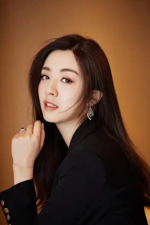 王晓晨现身长春 暖心举动化身宠粉狂魔