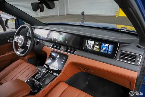 【理想one2019款基本版 6座内饰全景副驾驶员方向汽车图片-汽车图片