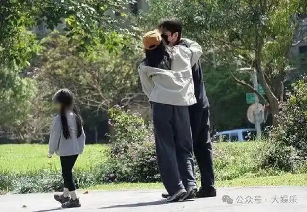 王源当舅舅了,黄雅莉生子啦,王源这一次真的不是小孩了,喜提外甥当上