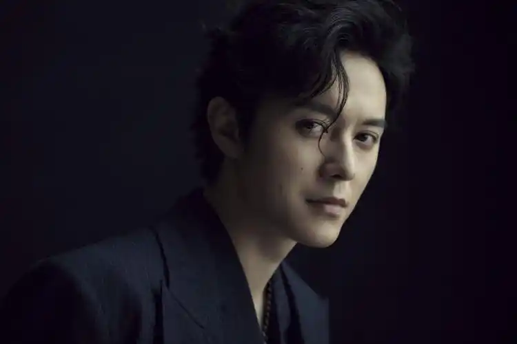 阳光温暖慵懒野性 张超演绎百变男友