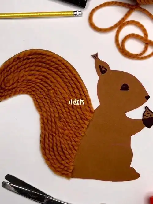 这是一只松鼠手工制作品可以锻炼儿童的精