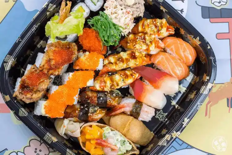 月售120000 件寿司的寿司外卖店