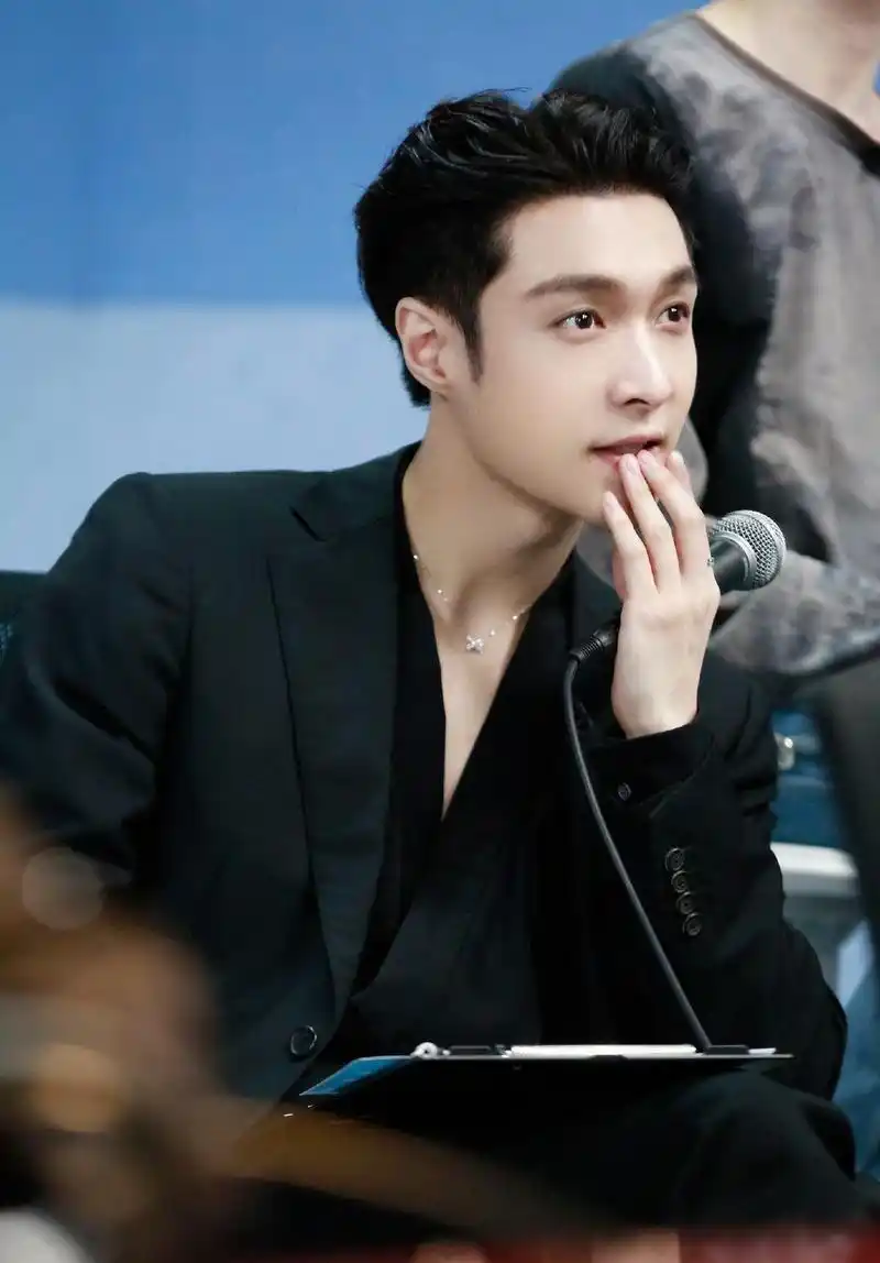 张艺兴五月二十号dw广州见面会