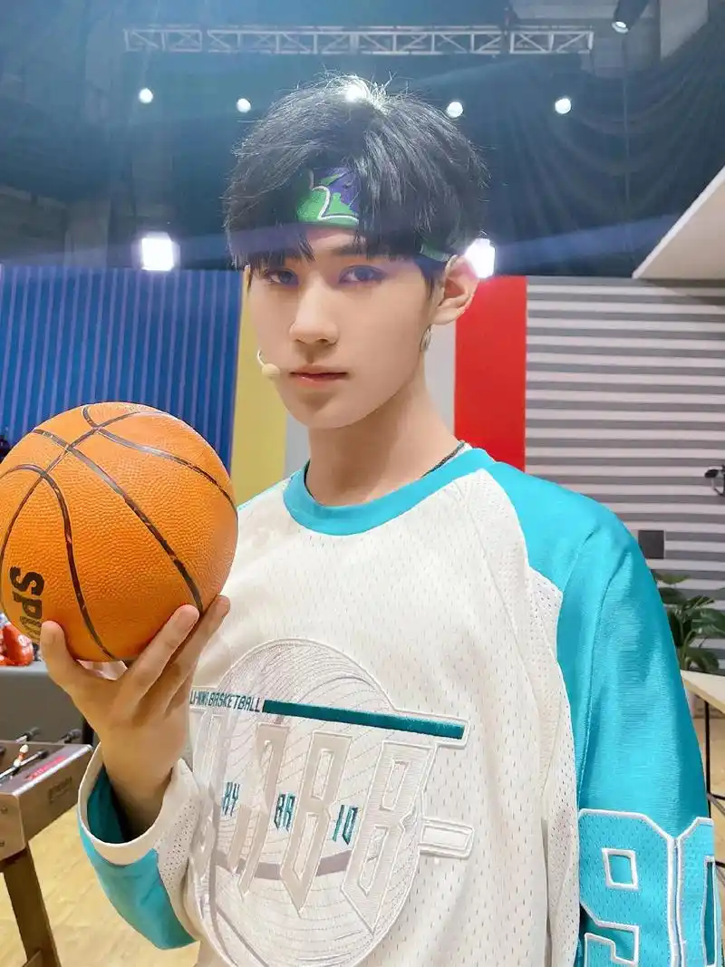 张真源这些照片撩死我了