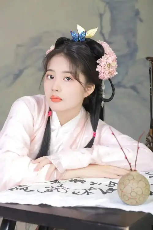 《征程～"小棉祆"民族汉服古装艺术照》#国风古韵 #汉服之美 - 抖音