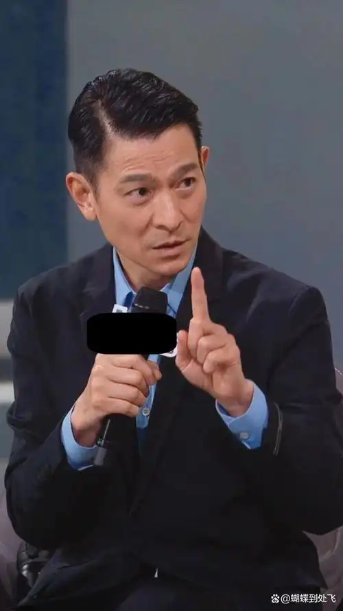 刘德华:出道40年帮助半个娱乐圈,筹款当众下跪,他该红一辈子