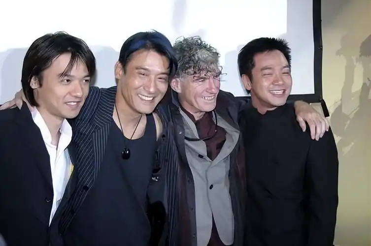 别怪陈凯歌,杜可风和谁一起照相都是这样的画风!