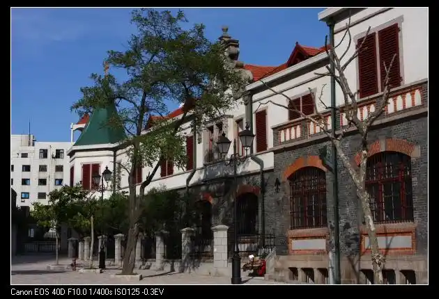 圣言会会馆西立面和小天主教堂