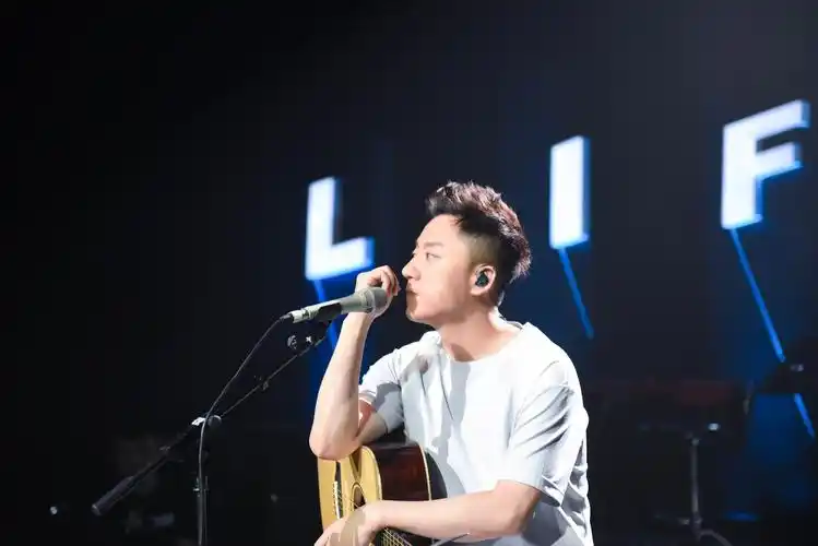 上周在北京忙完两首ost录制的歌手张磊空降长沙和南宁,以助力嘉宾的