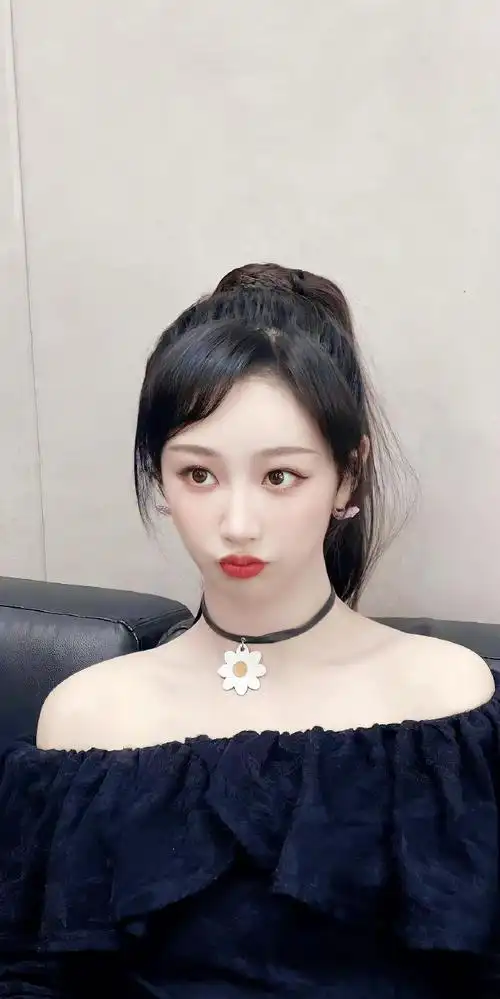 杨紫晒嘟嘴自拍##杨紫小夭