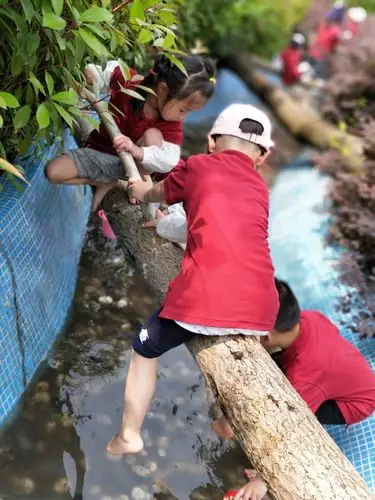 小不点的光脚丫行动