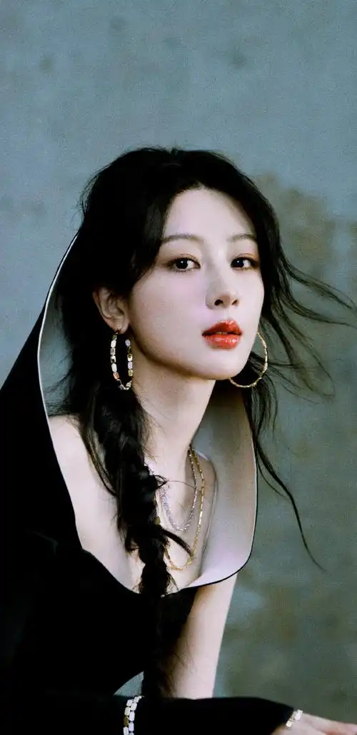 杨紫壁纸x费加罗