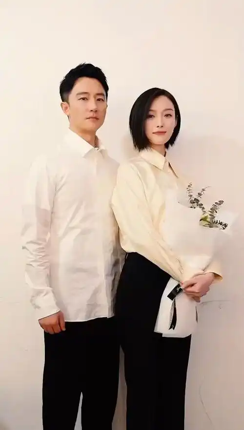 黄轩倪妮还原1921结婚照