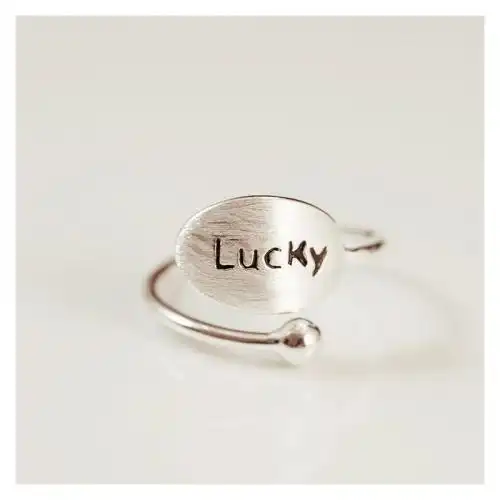 英文名lucky翻译成中文叫什么?