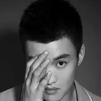 男明星演员周一围qq头像为人低调对艺术有追求的人